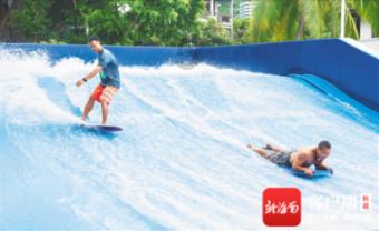 “小海豚”,游恣了!崂山区开启“小海豚训练营”,提升学生游泳技能